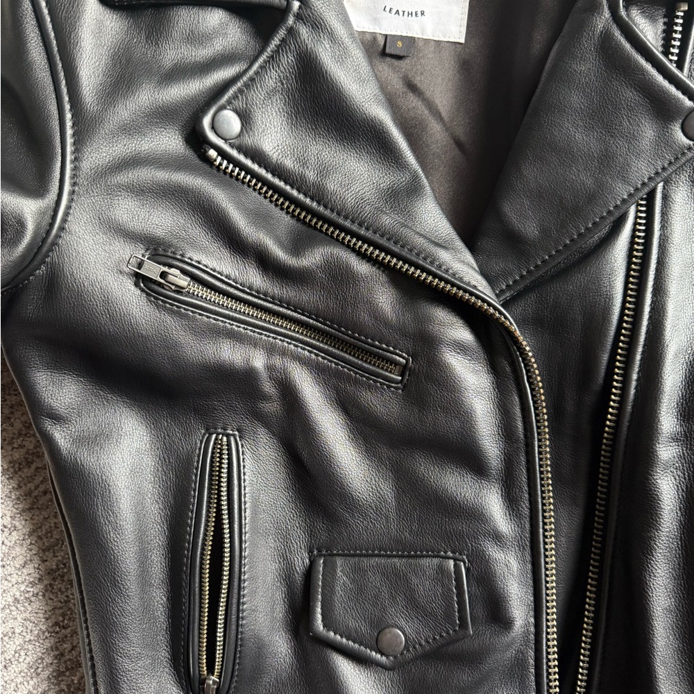 PRISTINE Understated Leather Bell Sleeve Leather Jacket and bag - Picture 8 of 15